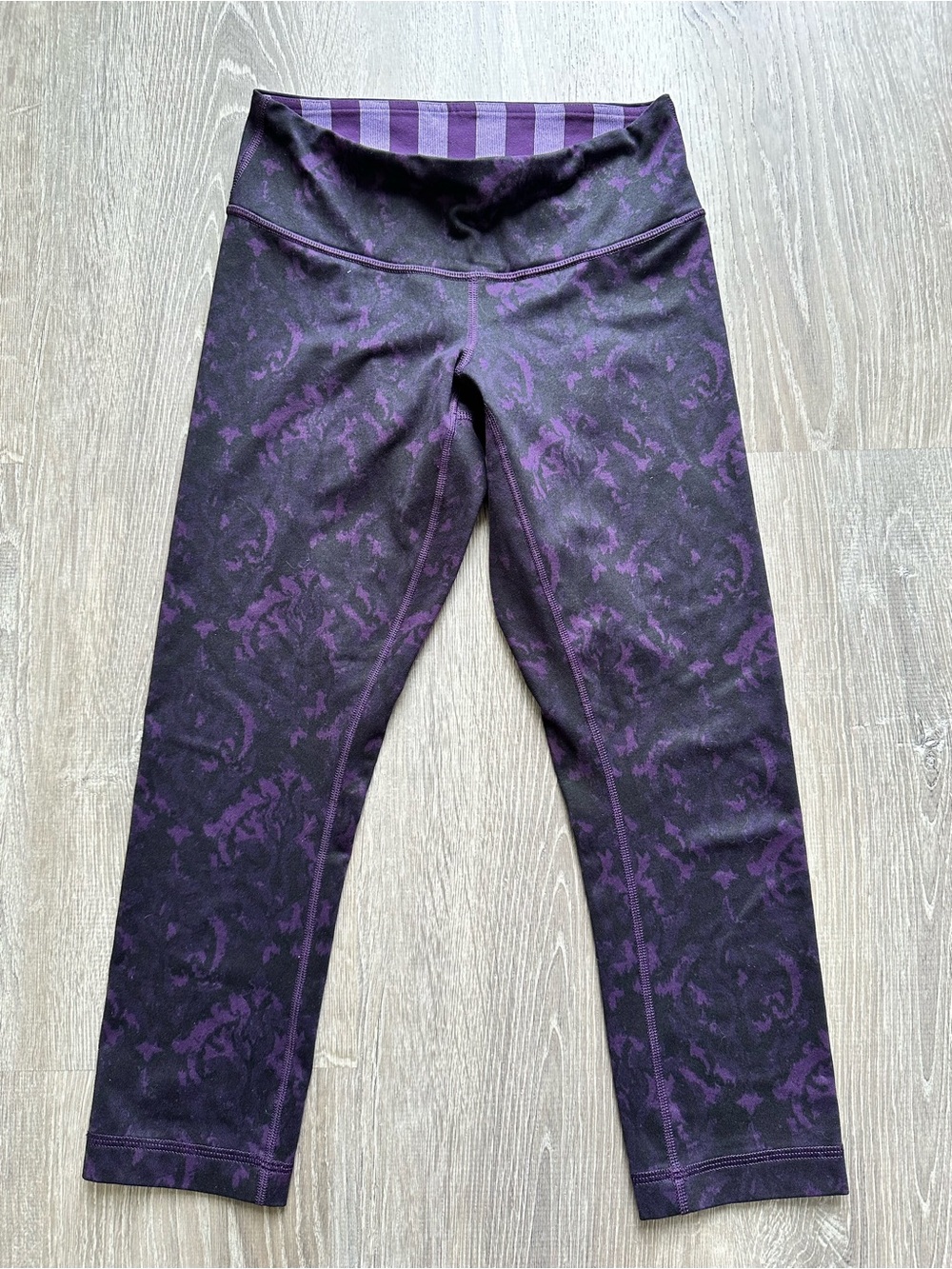 Lululemon leggings size 4